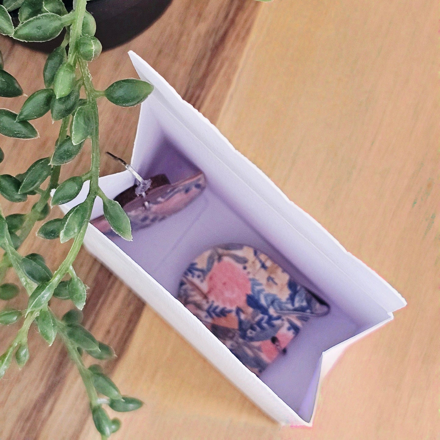 Flat Pack Gift Boxes